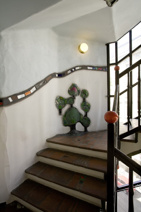 Mosaiken im Stiegenhaus des Hundertwasser-Hauses. Foto: Kurt Pultar